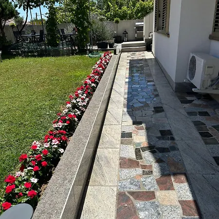 Vinse Near Rab Center Apartment