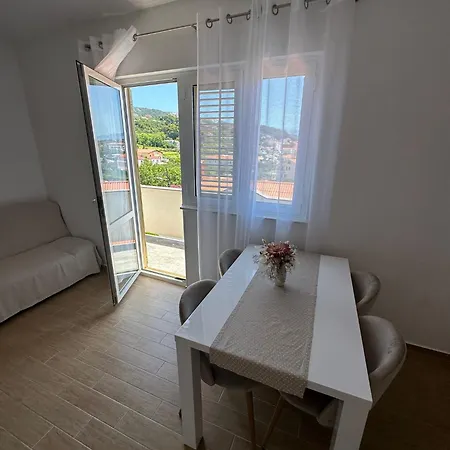 Apartment Vinse Near Rab Center