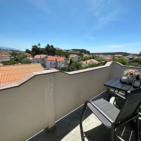 Apartment Vinse Near Rab Center