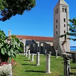 Vinse Near Rab Center Διαμέρισμα *