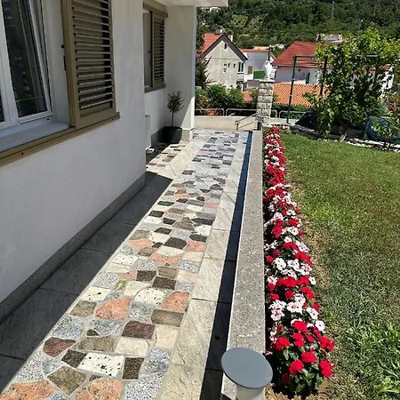 Vinse Near Rab Center