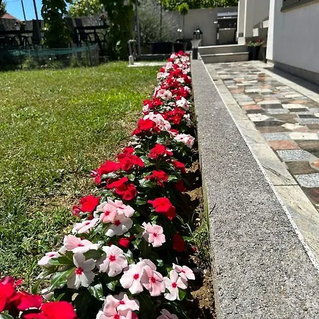 Vinse Near Rab Center Appartamento Rab Town