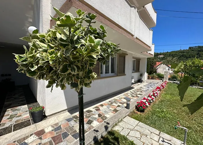 Apartment Vinse Near Rab Center Rab Town