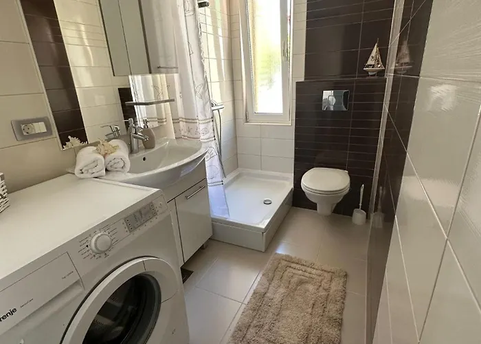 Apartment Vinse Near Rab Center Rab Town